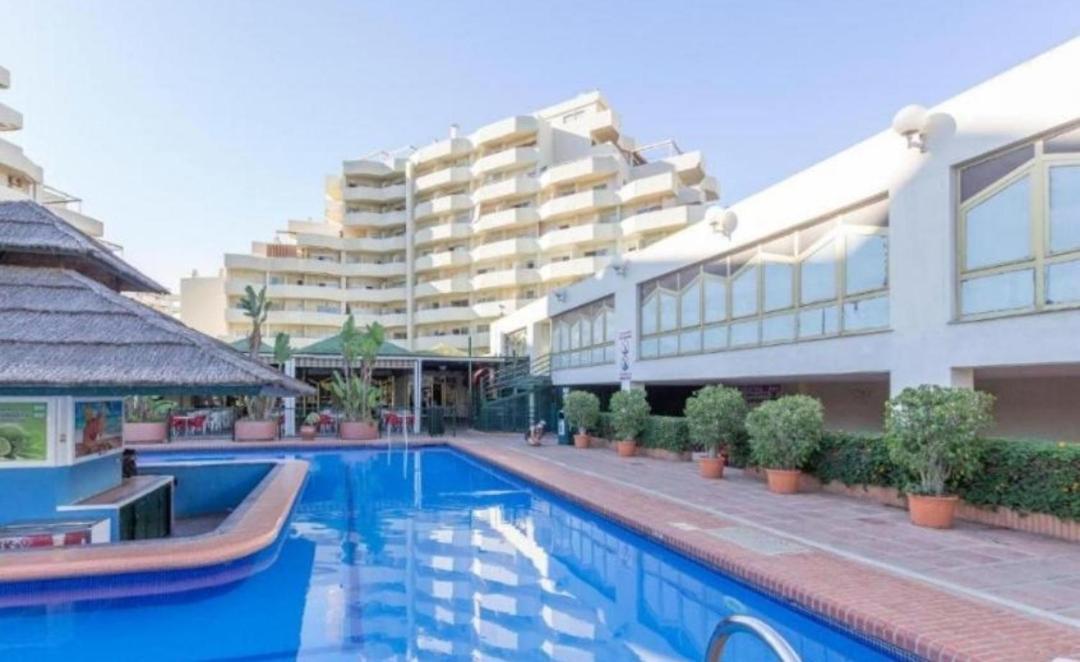 El Estudio De La Playa Benalbeach Vistas Al Mar Benalmádena Exterior foto