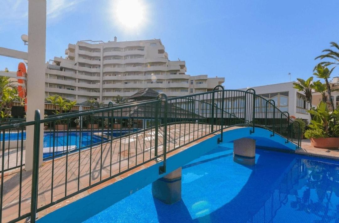 El Estudio De La Playa Benalbeach Vistas Al Mar Benalmádena Exterior foto