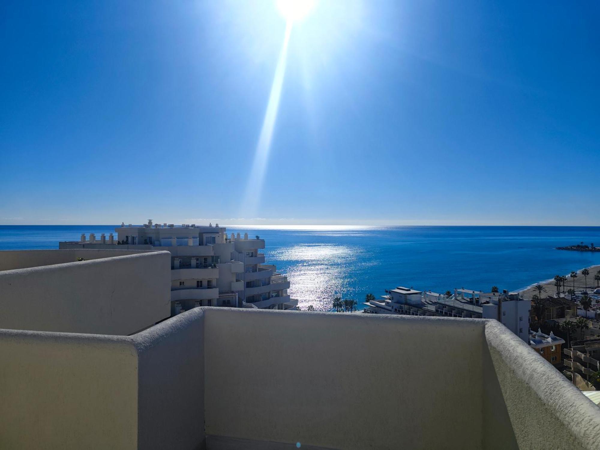 El Estudio De La Playa Benalbeach Vistas Al Mar Benalmádena Exterior foto