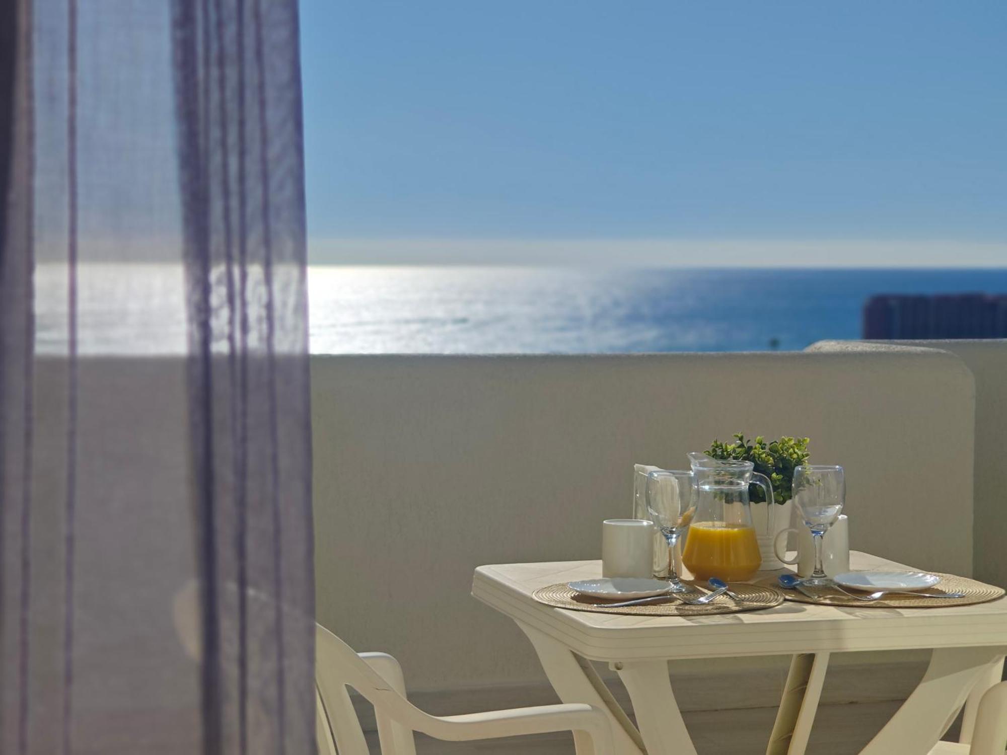 El Estudio De La Playa Benalbeach Vistas Al Mar Benalmádena Exterior foto